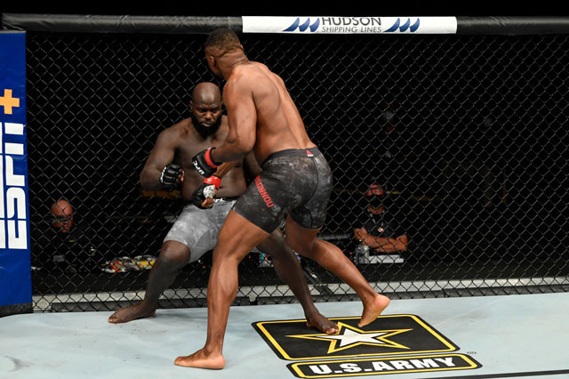 N'Gannou hạ knock-out đối thủ sau 20 giây thi đấu.