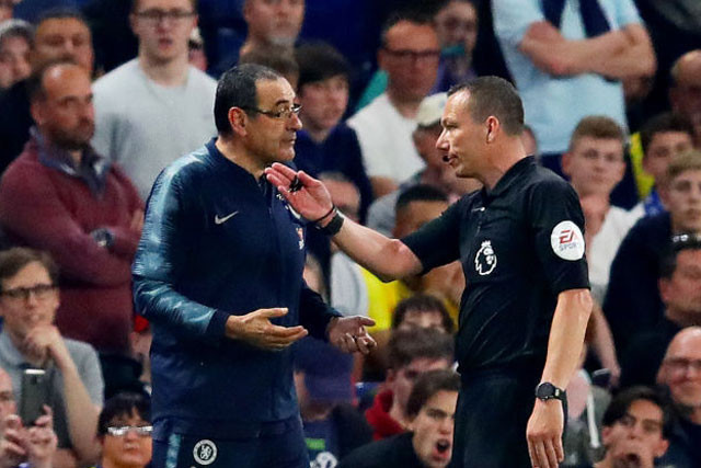 Bị truất quyền chỉ đạo, HLV Sarri bỏ họp báo