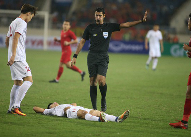 Dân mạng tin trọng tài điều hành công tâm trận Thái Lan vs Việt Nam