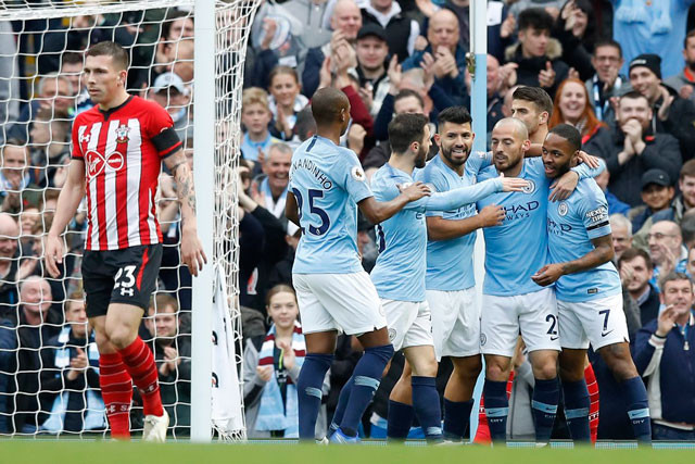 VIDEO: Sterling tỏa sáng, Man City ‘đánh tennis’ trước Southampton