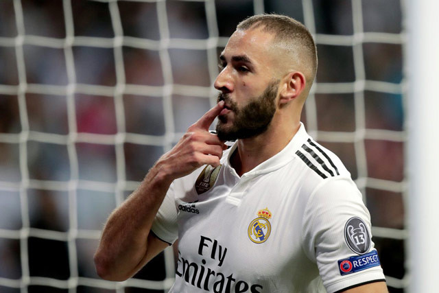 Benzema bắt kịp kỷ lục ghi bàn của Messi và Raul