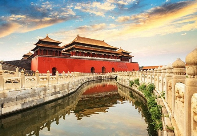 Công phu chế gạch xây Tử Cấm Thành 