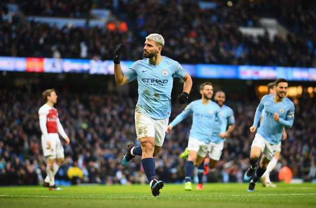 VIDEO: Aguero lập hat-trick, Man City ‘chôn vùi’ Arsenal