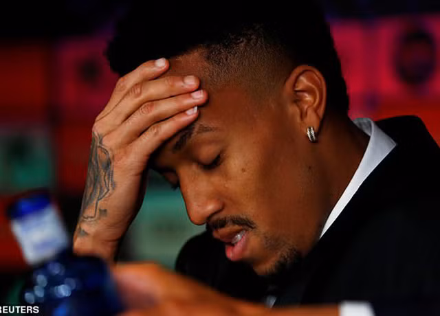 Eder Militao khó chịu, suýt ngất xỉu khi ra mắt Real Madrid