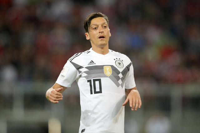 NÓNG: Ozil giã từ sự nghiệp quốc tế