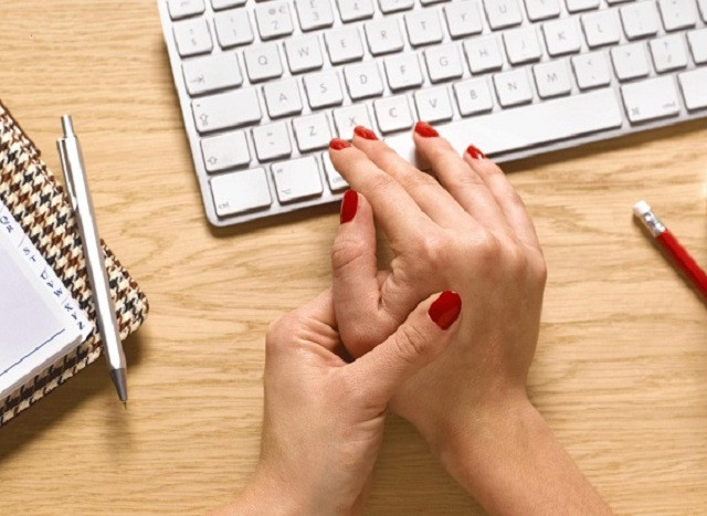 Tác hại của việc bẻ khớp ngón tay