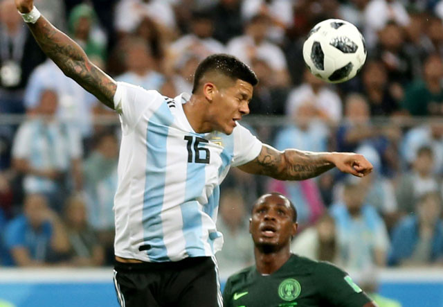 Trọng tài Cuneyt Cakir nói gì khi từ chối penalty của Nigeria?