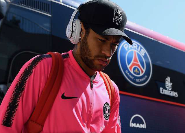 Neymar bị phạt vì coi thường lãnh đạo PSG