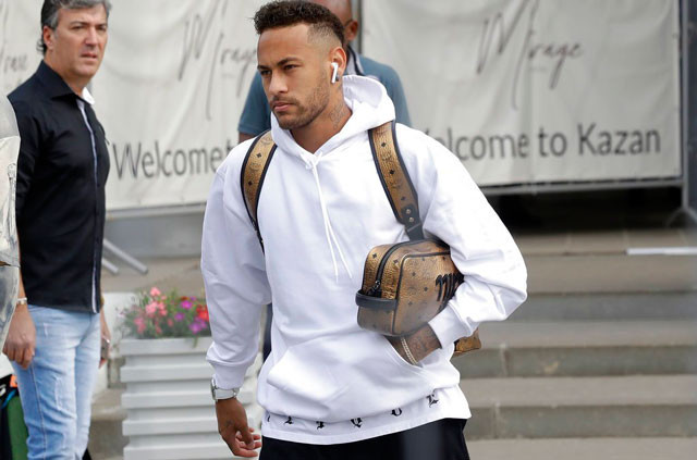 Dàn Brazil ủ dột, lặng lẽ rời nước Nga sau thất bại World Cup