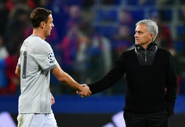 HLV Mourinho gây sốc với ý định sử dụng Matic