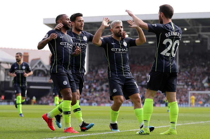 VIDEO: Aguero tỏa sáng, Man City leo lên ngôi đầu