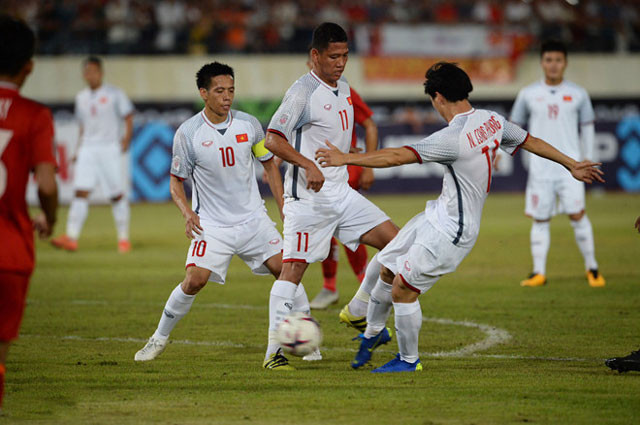 Dù giành chiến thắng trước Lào, nhưng ĐT Việt Nam không nên "ngủ quên". Ảnh: Zing.