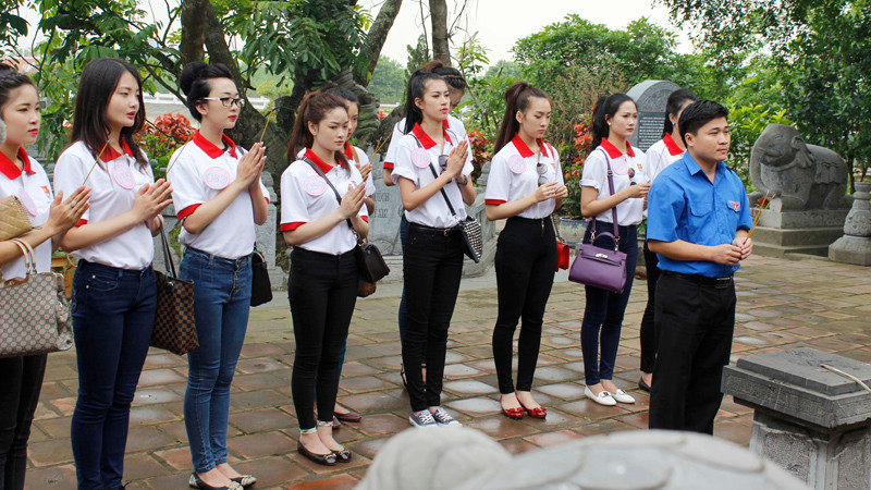 Người đẹp Hạ Long thăm Khu Di tích lịch sử Bạch Đằng 