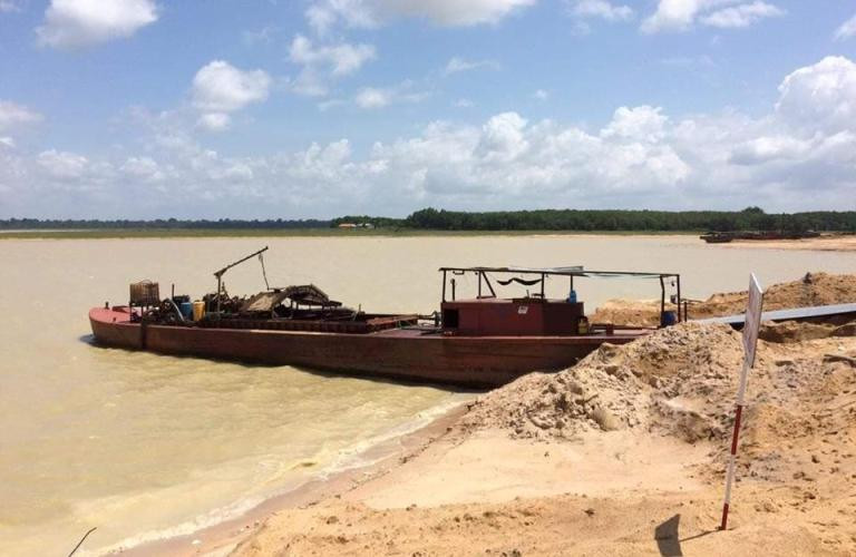 Sẽ xử lý hình sự nạn 'cát tặc' trên hồ Dầu Tiếng