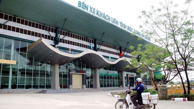 Bến xe gần 130 tỷ đồng nhưng phải “bỏ hoang” gần 2 năm nay vì không được phân luồng tuyến đúng quy hoạch. ẢNH: NGUYỄN HUY