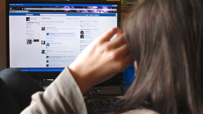 Tự tử vì mẹ bắt thôi facebook