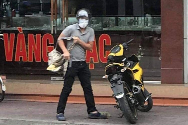 Nghi phạm Đinh Thanh Tùng bị xác định gây ra vụ cướp tiệm vàng ở Quảng Ninh.