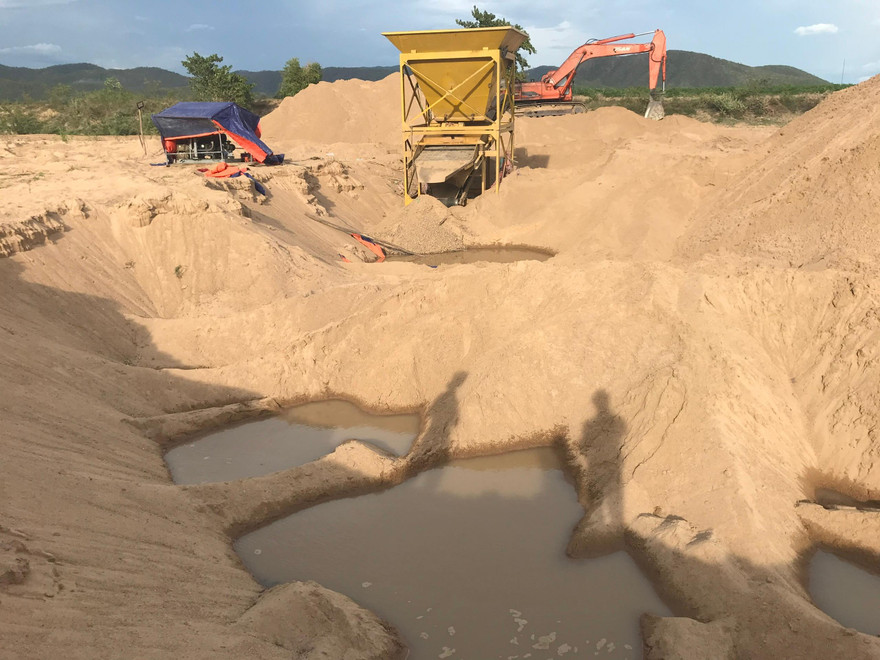 Khai thác cát trái phép ở huyện Krông Pa, Gia Lai