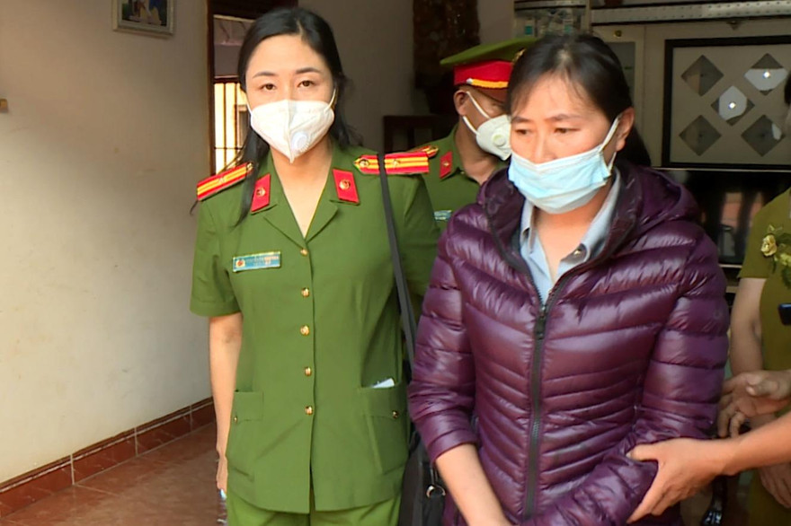 Bùi Thị Nguyên Sáng, nguyên Giám đốc Văn phòng Đăng ký đất đai huyện Ia Grai bị bắt ngày 25/8