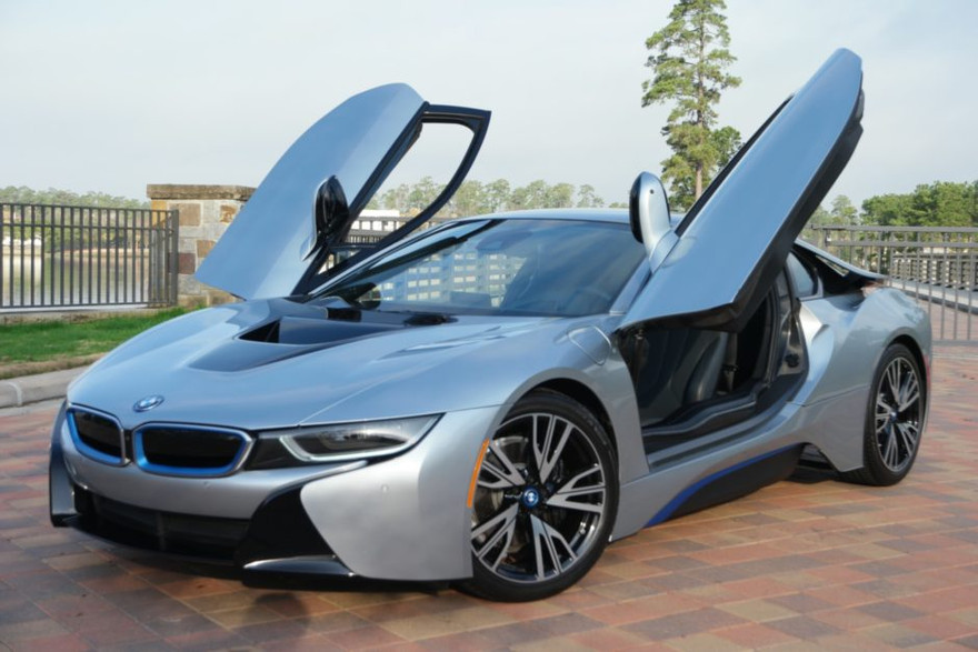 BMW i8 hiện tại vẫn đang trang bị động cơ 1.5L 3 xi-lanh.