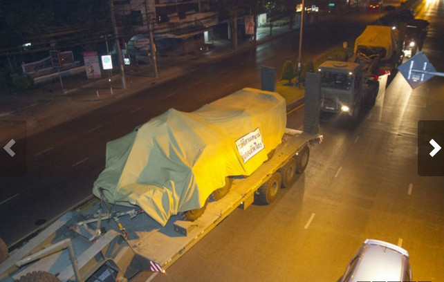 Ngày 6/1, quân đội Thái Lan đã kịch liệt bác bỏ tin đồn về một cuộc đảo chính quân sự sắp xảy ra nhằm lật đổ chính phủ tạm quyền hiện nay của Thủ tướng Yingluck Shinawatra. Theo người phát ngôn Sirichan Ngathong, xe tăng, pháo, trực thăng, súng cối, xe bọ