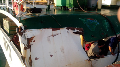 Tàu Việt Nam bị tàu Trung Quốc đâm gây hỏng. 