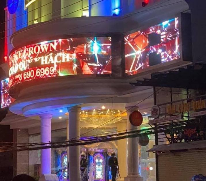 Đột kích quán karaoke Crown, phát hiện 55 thanh niên dương tính với ma tuý