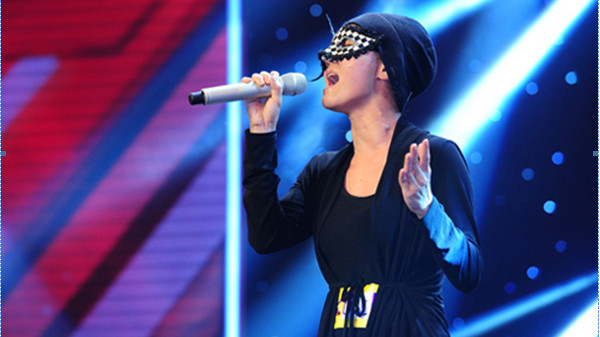 Huyền Minh - cô gái đi thi với chiếc mặt nạ đầy bí ẩn.