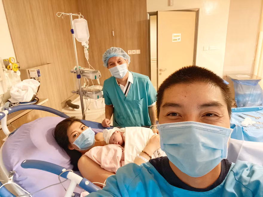 Ngọc Trai 'Kính vạn hoa' hạnh phúc khoe làm bố lần 2 