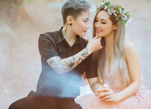 Những khoảnh khắc tình tứ ngọt ngào của MC VTV và người yêu đồng tính