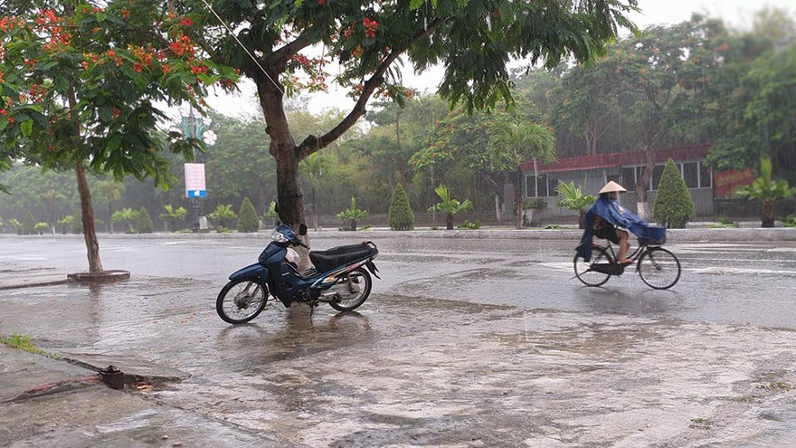 Hải Phòng có mưa, trời âm u (Ảnh: Duy Minh),