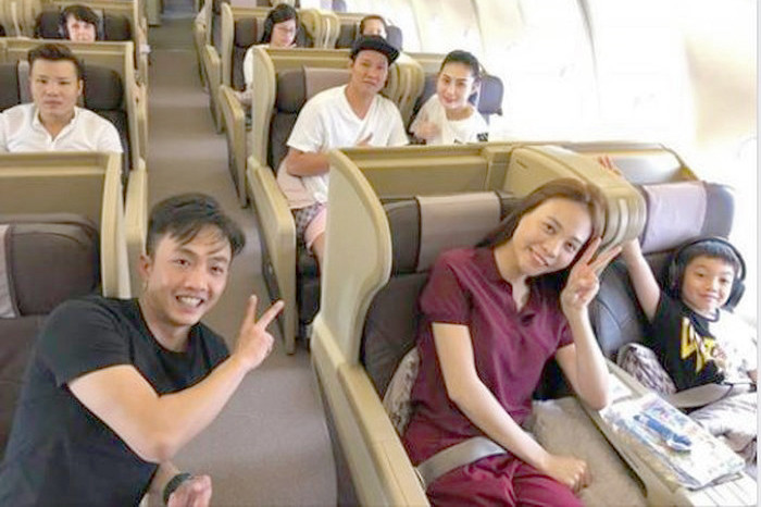 Cường Đô La lần đầu công khai đưa bạn gái và con trai riêng đi du lịch