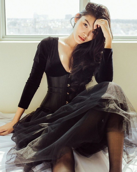 Con gái hot girl của Kiều Trinh nóng bỏng cỡ nào?