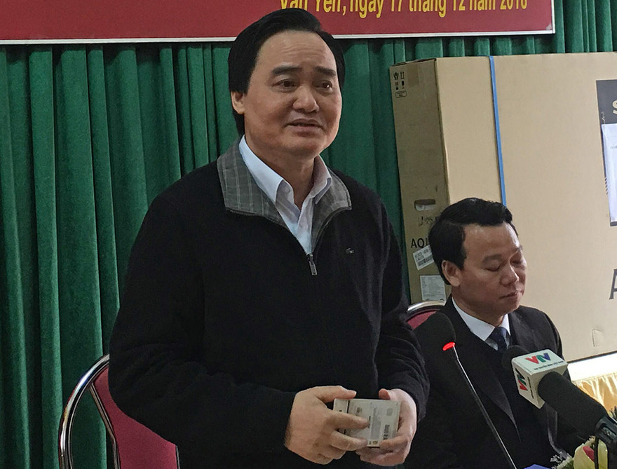 Bộ trưởng Giáo dục lên án Hiệu trưởng lạm dụng học sinh nam