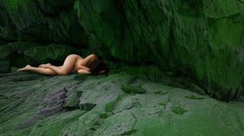 Nghệ sĩ Thái Phiên được tổ chức triển lãm ảnh nude 18+