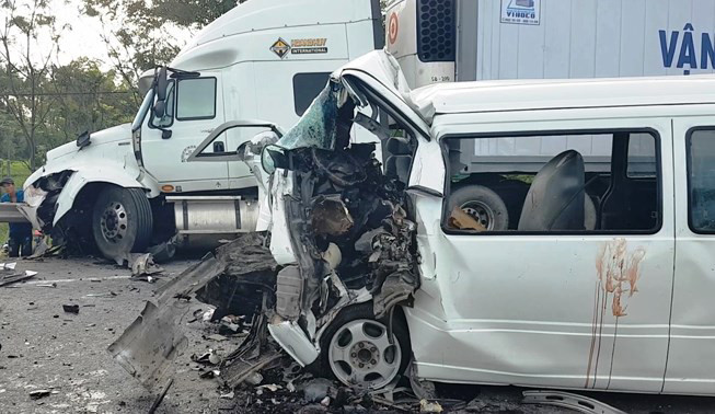 Tài xế vụ tai nạn 13 người tử vong chạy xe liên tục 12 giờ