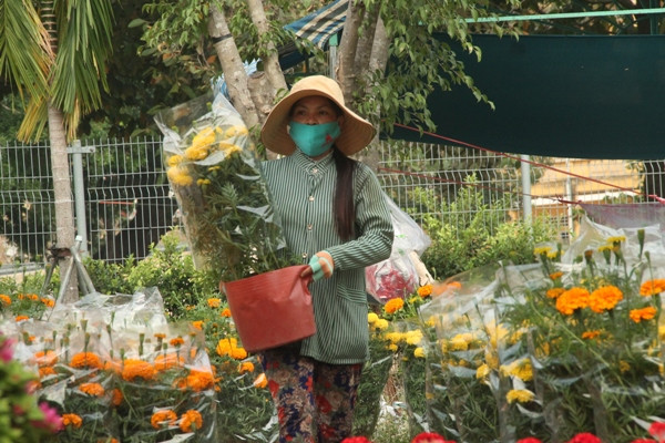 Nhọc nhằn mưu sinh ngày cận Tết