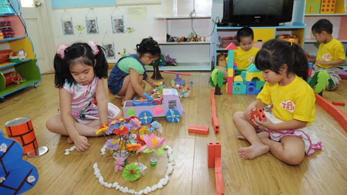 Giáo dục sớm sẽ kích thích não bộ, phát triển tư duy của trẻ