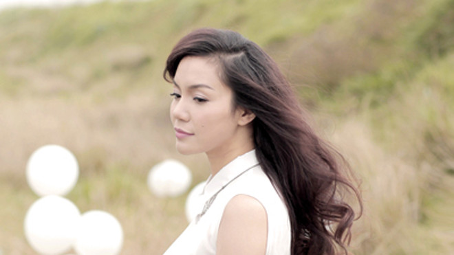 Ngọc Anh trong MV “Vì em nhớ anh”