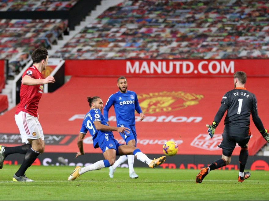 De Gea đã phải 3 lần vào lưới nhặt bóng