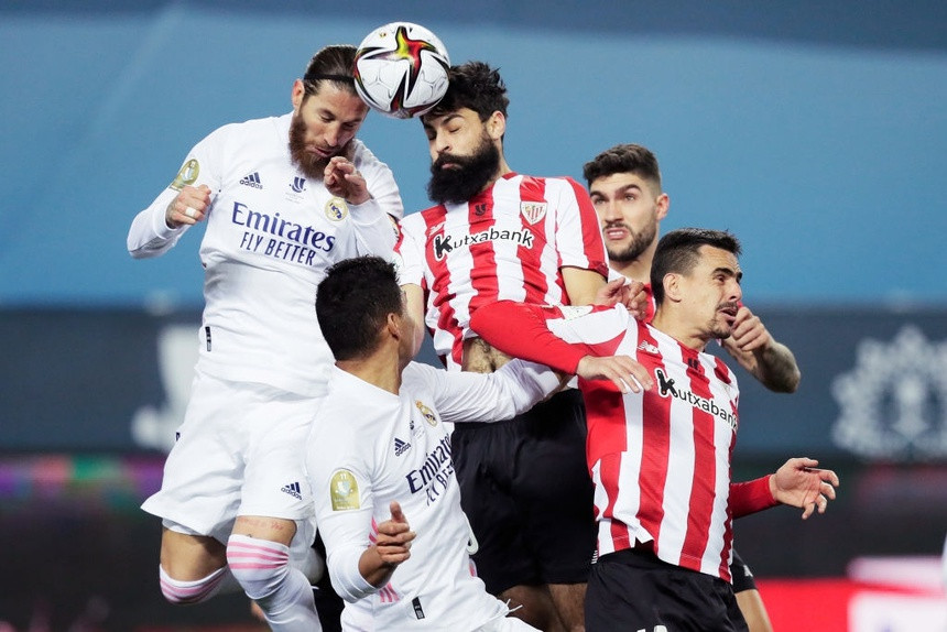 Real bị loại khỏi siêu cúp, Zidane vẫn bảo vệ trò cưng