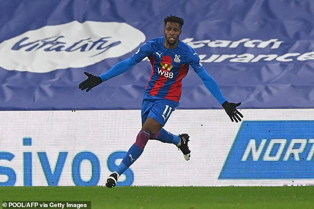 Wilfried Zaha từng sa sút vì không được đến Arsenal.