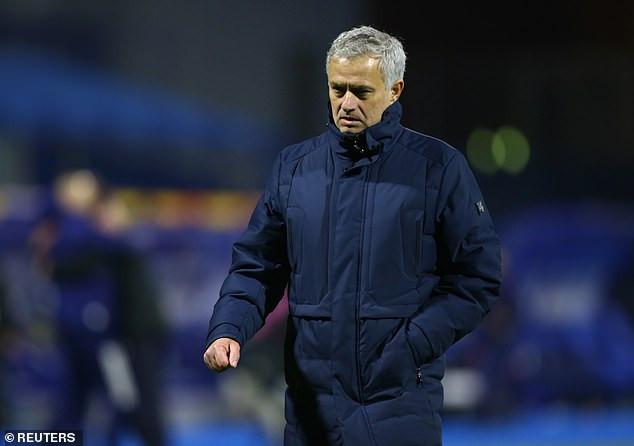 Mourinho cay đắng nhận thất bại trước Mislav Orsic.