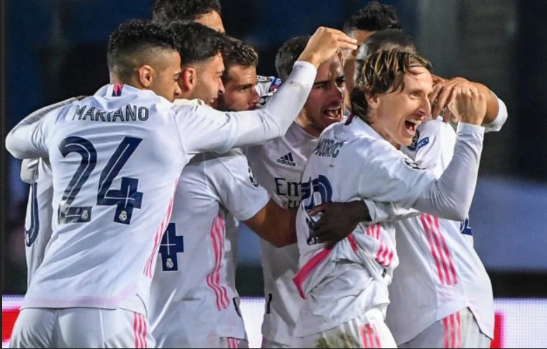 Real vào tứ kết Champions League, HLV Zidane khen nức nở cầu thủ này
