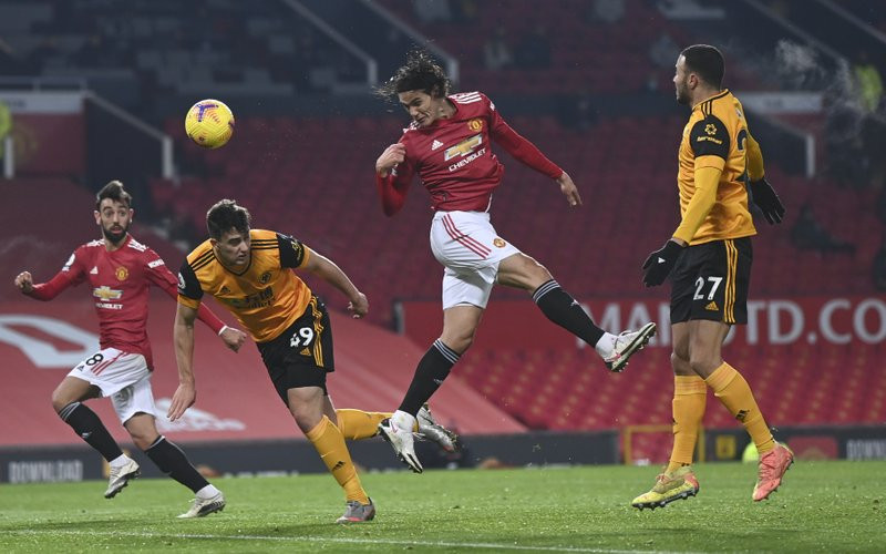 Ngôi sao Cavani: 'Được vạ thì má đã sưng'