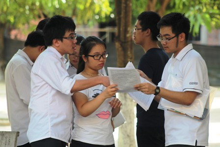 Thí sinh cần xem lại kết quả học tập của mình 3 năm THPT để cân nhắc lựa chọn trường thi.