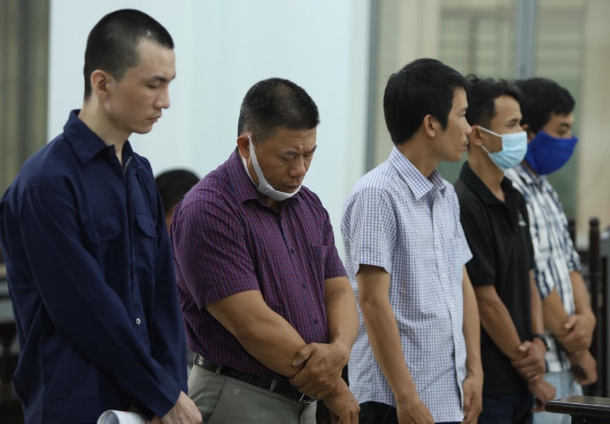 Các bị cáo tại phiên toà sơ thẩm. Ảnh L.H