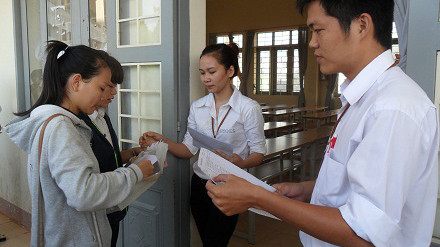 Thí sinh thi tuyển sinh đại học năm 2013. 