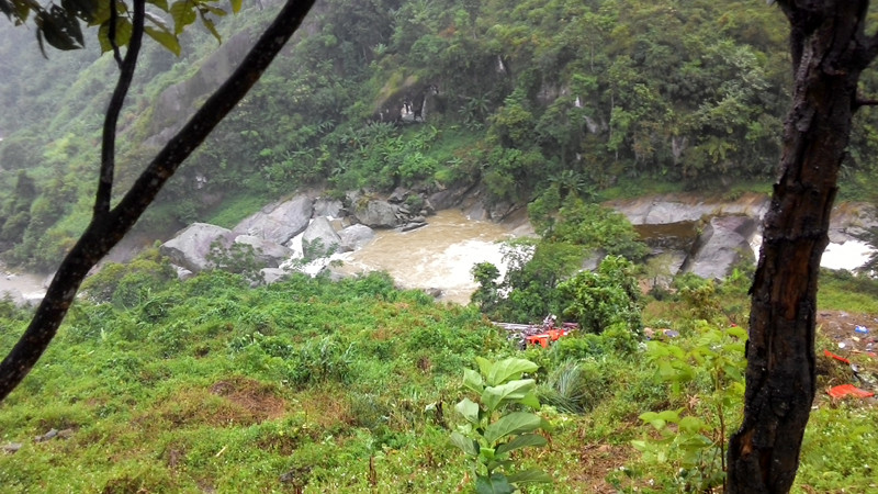 Nơi xe khách gặp nạn. Ảnh: Tùng Duy