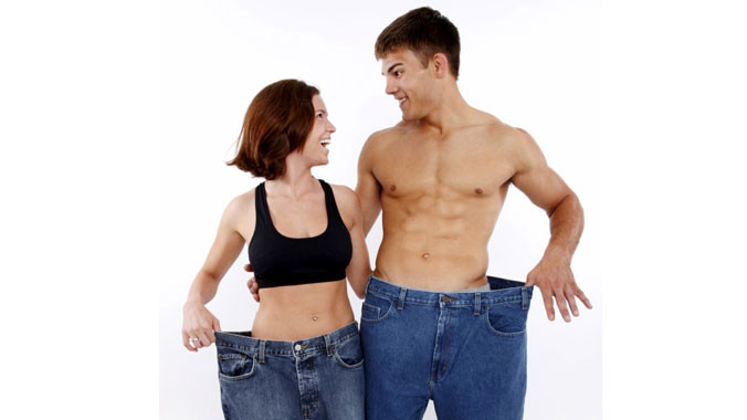 Dầu tỏi tía có hoạt chất sun phít có khả năng ức chế Co-enzym A kìm hãm tổng hợp cholesterol, có tác dụng làm giảm mỡ bụng hiệu quả